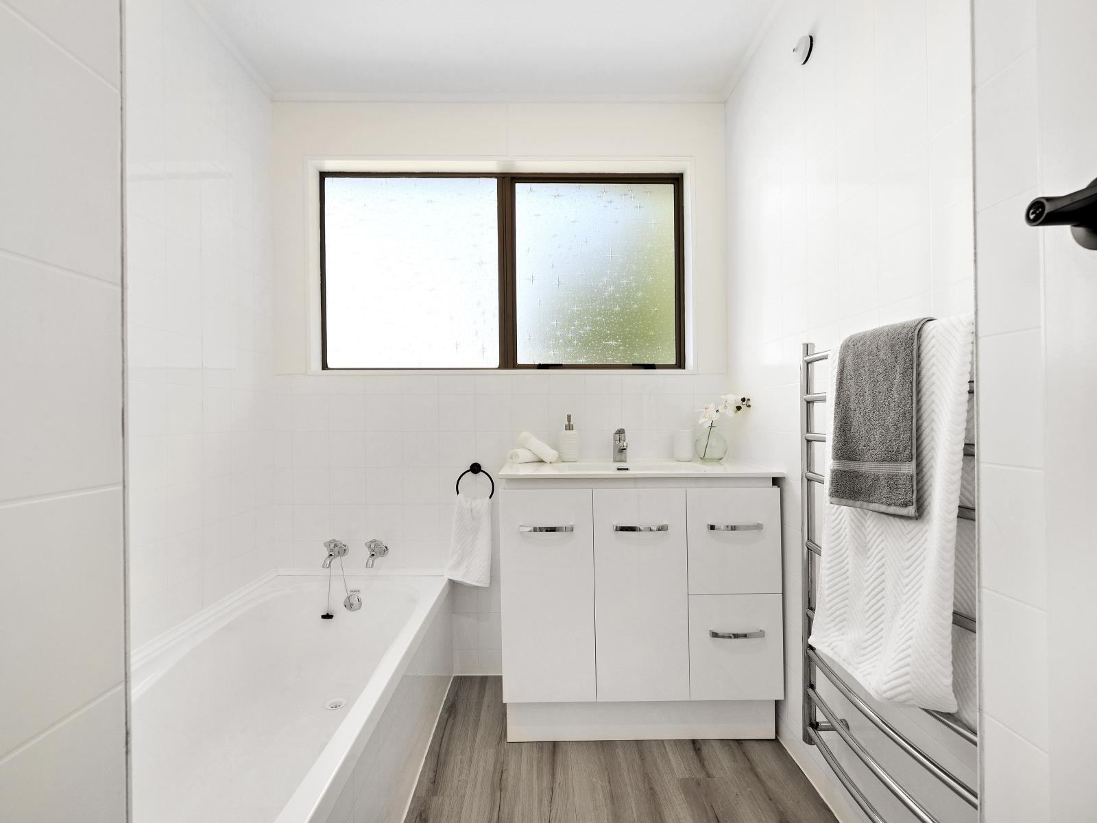 5 Sasanqua Way, Crofton Downs 5 Sasanqua Way, Crofton Downs