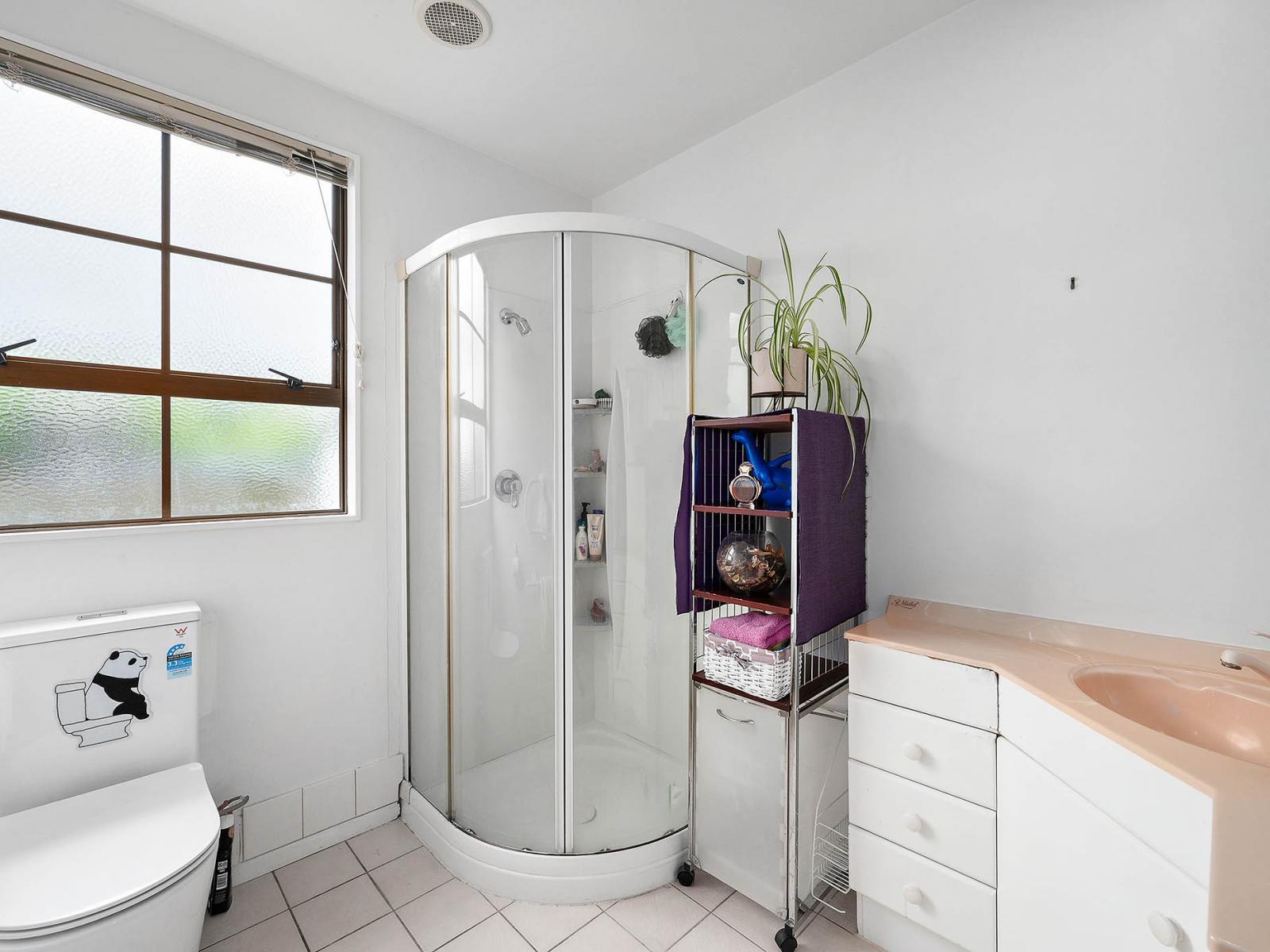 3 Eagle Street, Karori 3 Eagle Street, Karori