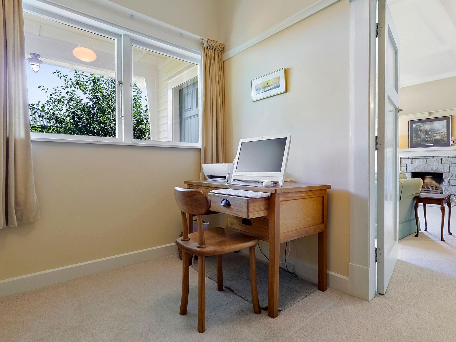 28 Kotari Road, Days Bay, Eastbourne 28 Kotari Road, Days Bay, Eastbourne