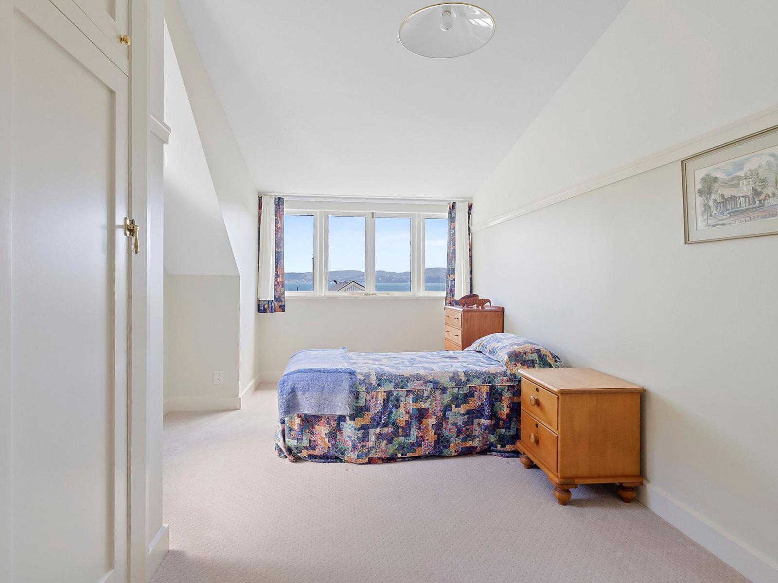 28 Kotari Road, Days Bay, Eastbourne 28 Kotari Road, Days Bay, Eastbourne