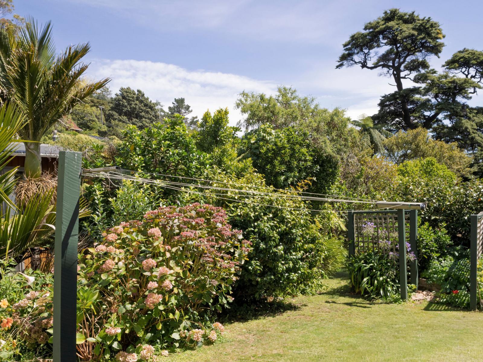 28 Kotari Road, Days Bay, Eastbourne 28 Kotari Road, Days Bay, Eastbourne