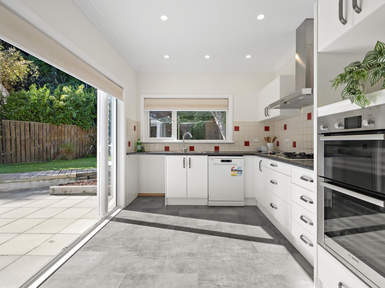 283 Muritai Road, Eastbourne 283 Muritai Road, Eastbourne