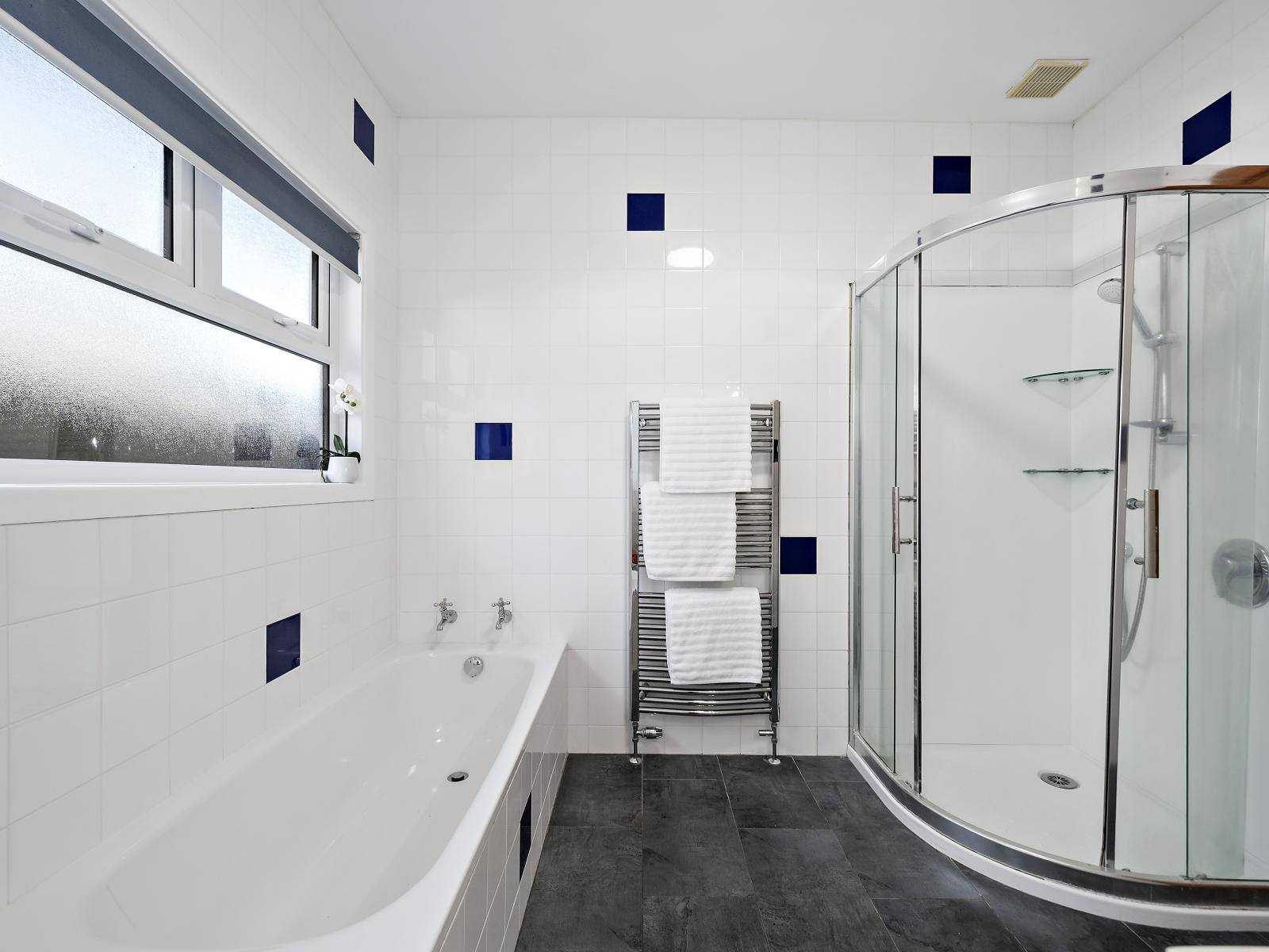 283 Muritai Road, Eastbourne 283 Muritai Road, Eastbourne