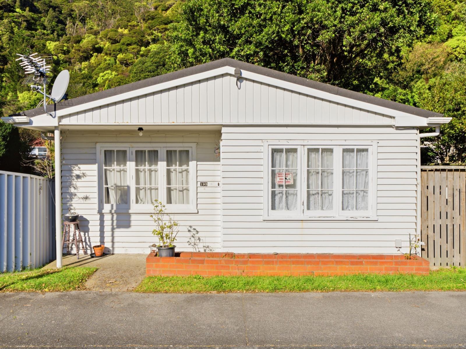 191 and 193 Muritai Road, Eastbourne 191 and 193 Muritai Road, Eastbourne