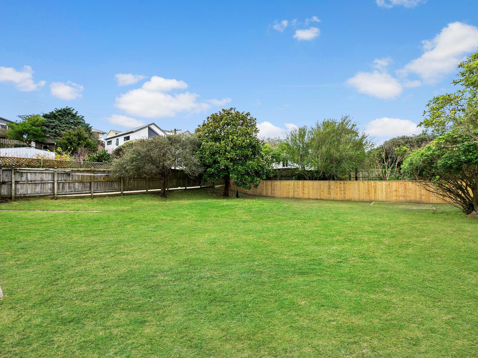 7 Massey Street, Tawa 7 Massey Street, Tawa