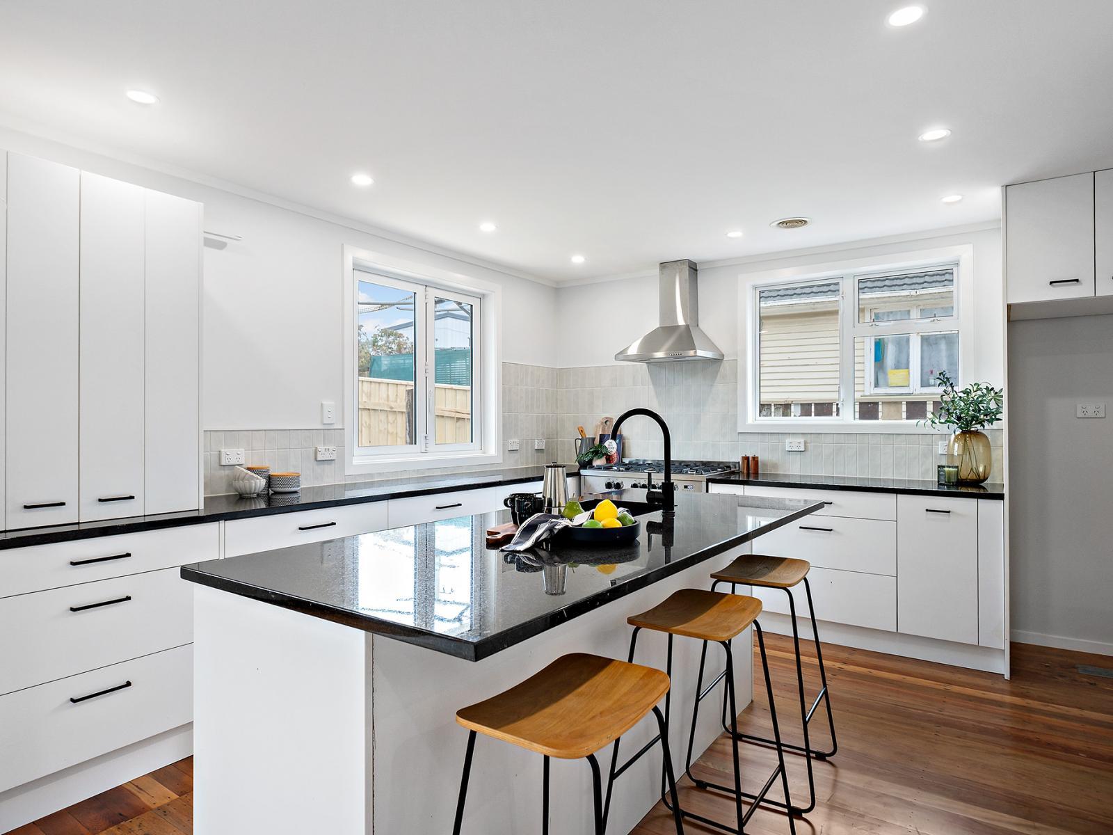 7 Massey Street, Tawa 7 Massey Street, Tawa