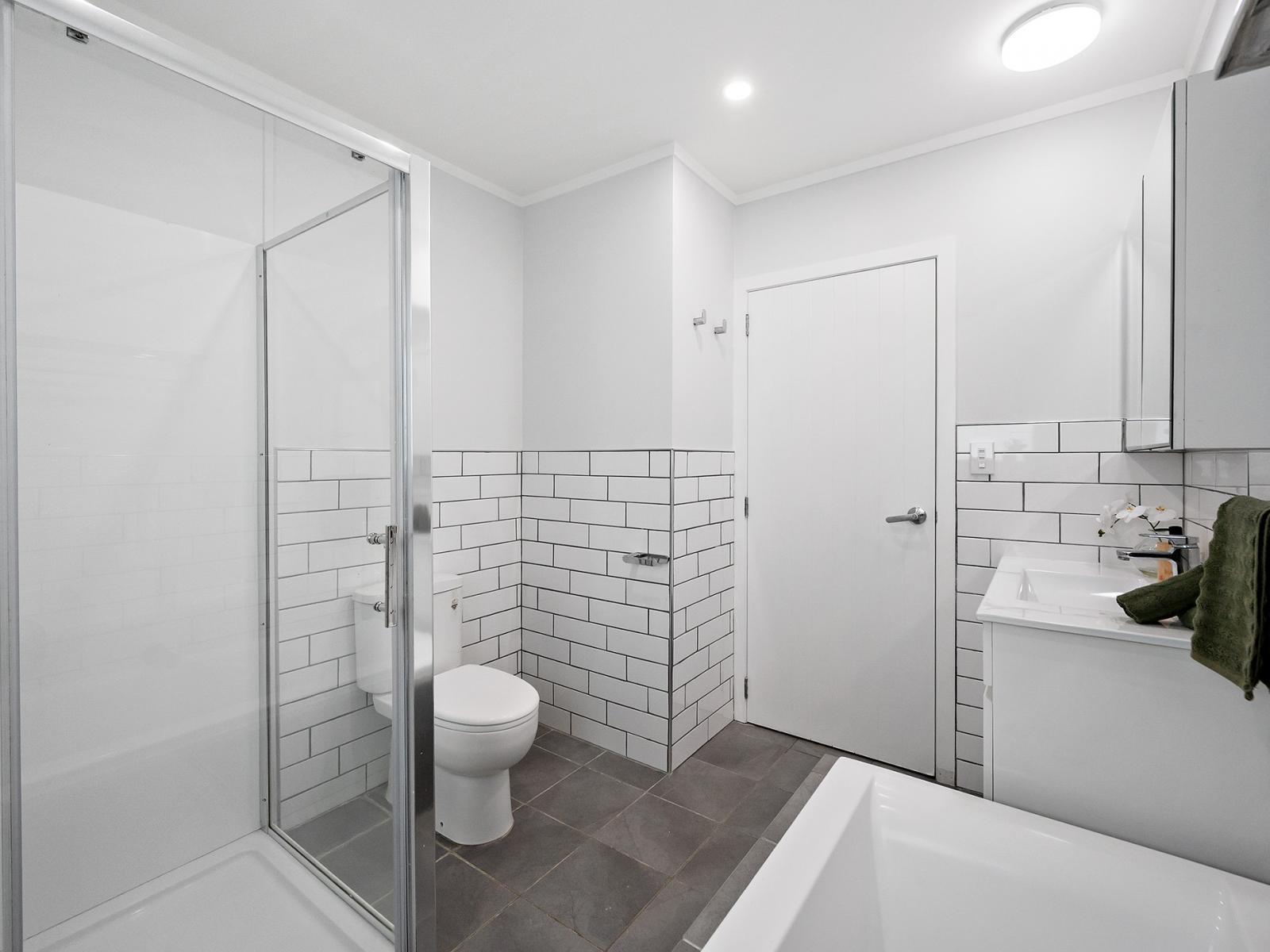 7 Massey Street, Tawa 7 Massey Street, Tawa