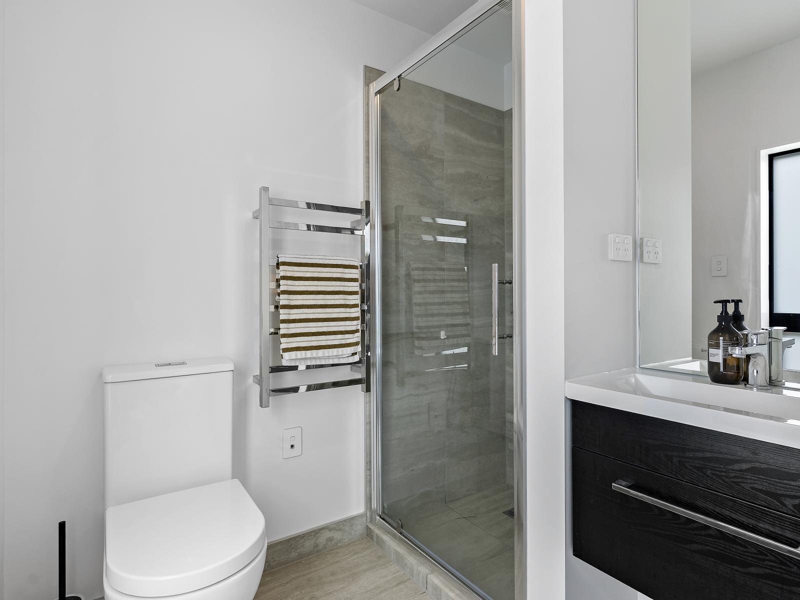 6B Ferry Road, Days Bay 6B Ferry Road, Days Bay