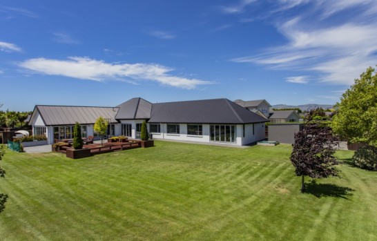 33 Stables Drive Lincoln