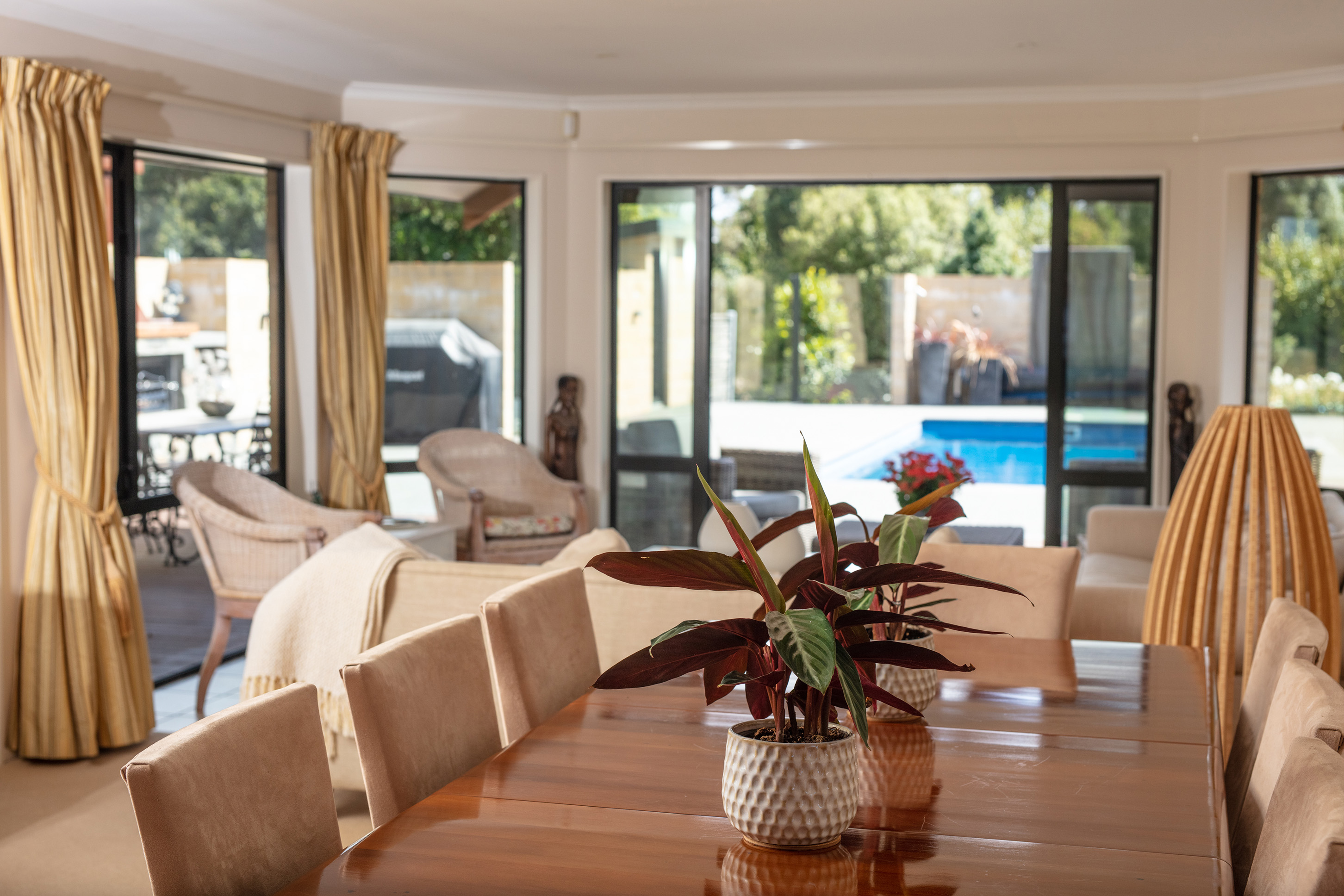 SUM26_Declutter_Pool