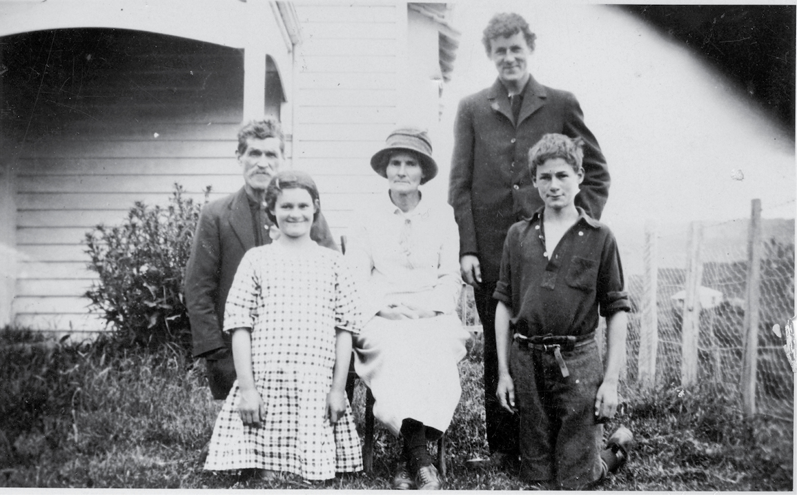 PE_SPR26_King Country_Family Historic