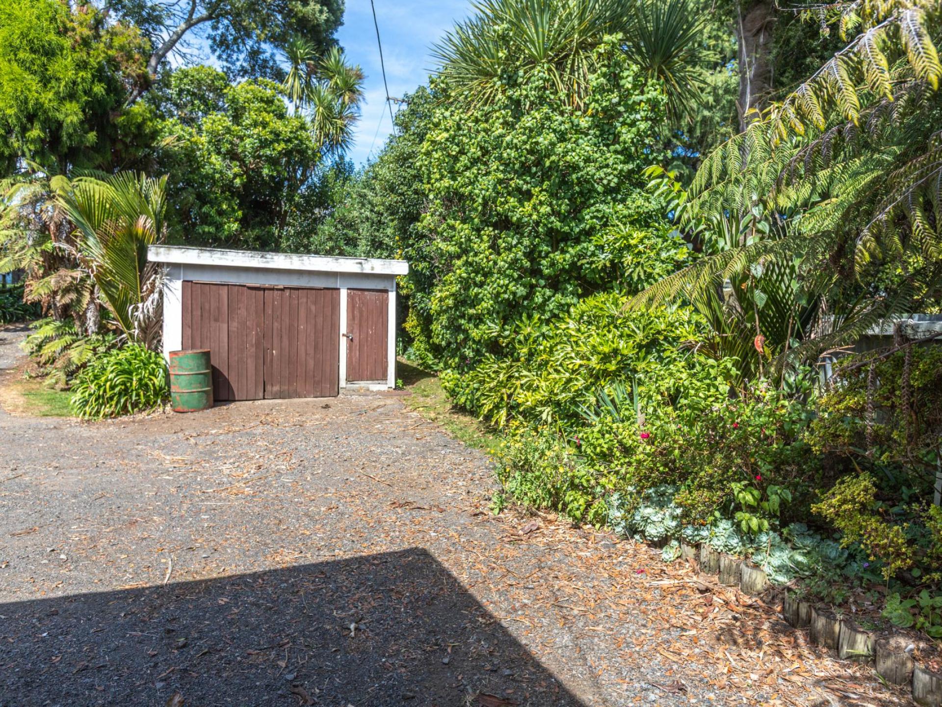 15 Albert Street, Karangahake 15 Albert Street, Karangahake