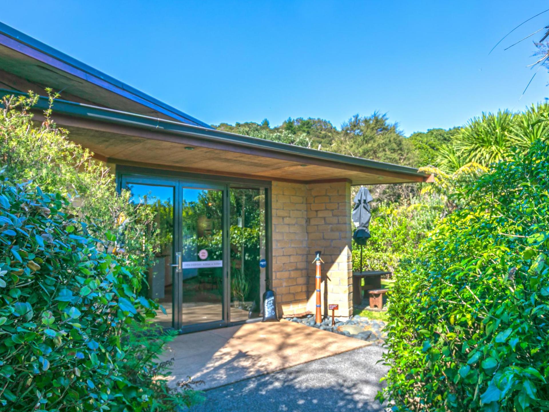 8 Pye Place, Hot Water Beach 8 Pye Place, Hot Water Beach