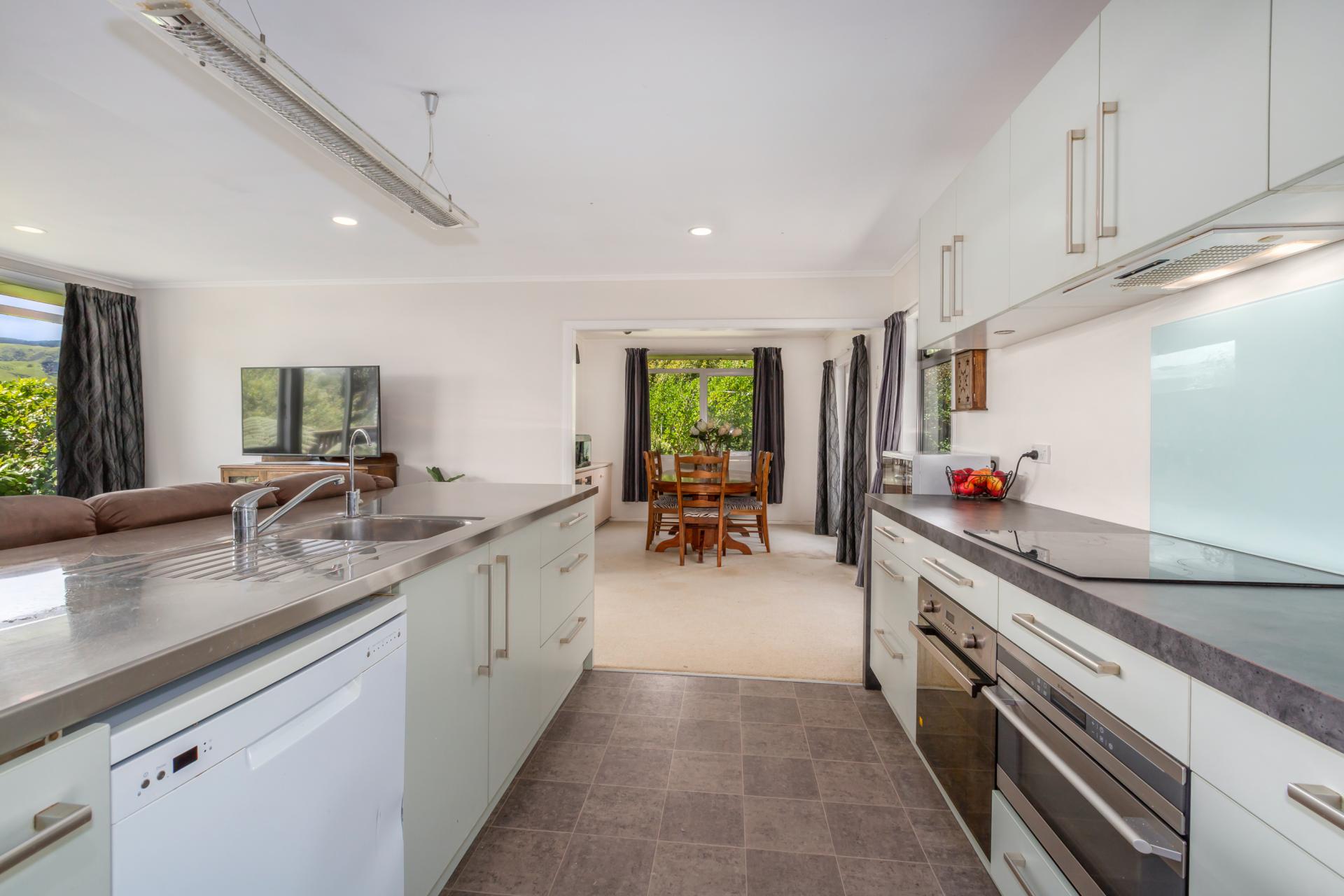 2 Donlin Road, Pukerua Bay