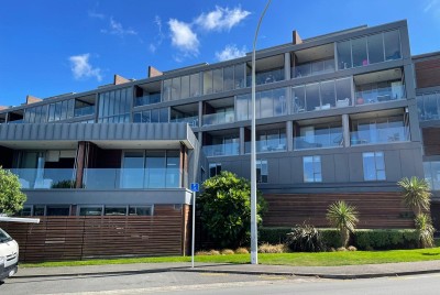 unit-n106-326-evans-bay-parade-hataitai