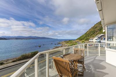 unit-2-420-queens-drive-lyall-bay