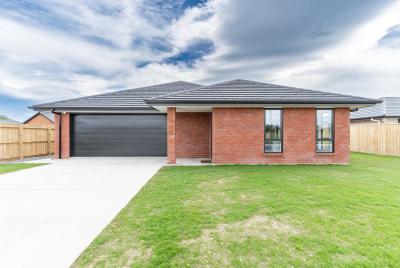 7-georgina-beyer-way-carterton