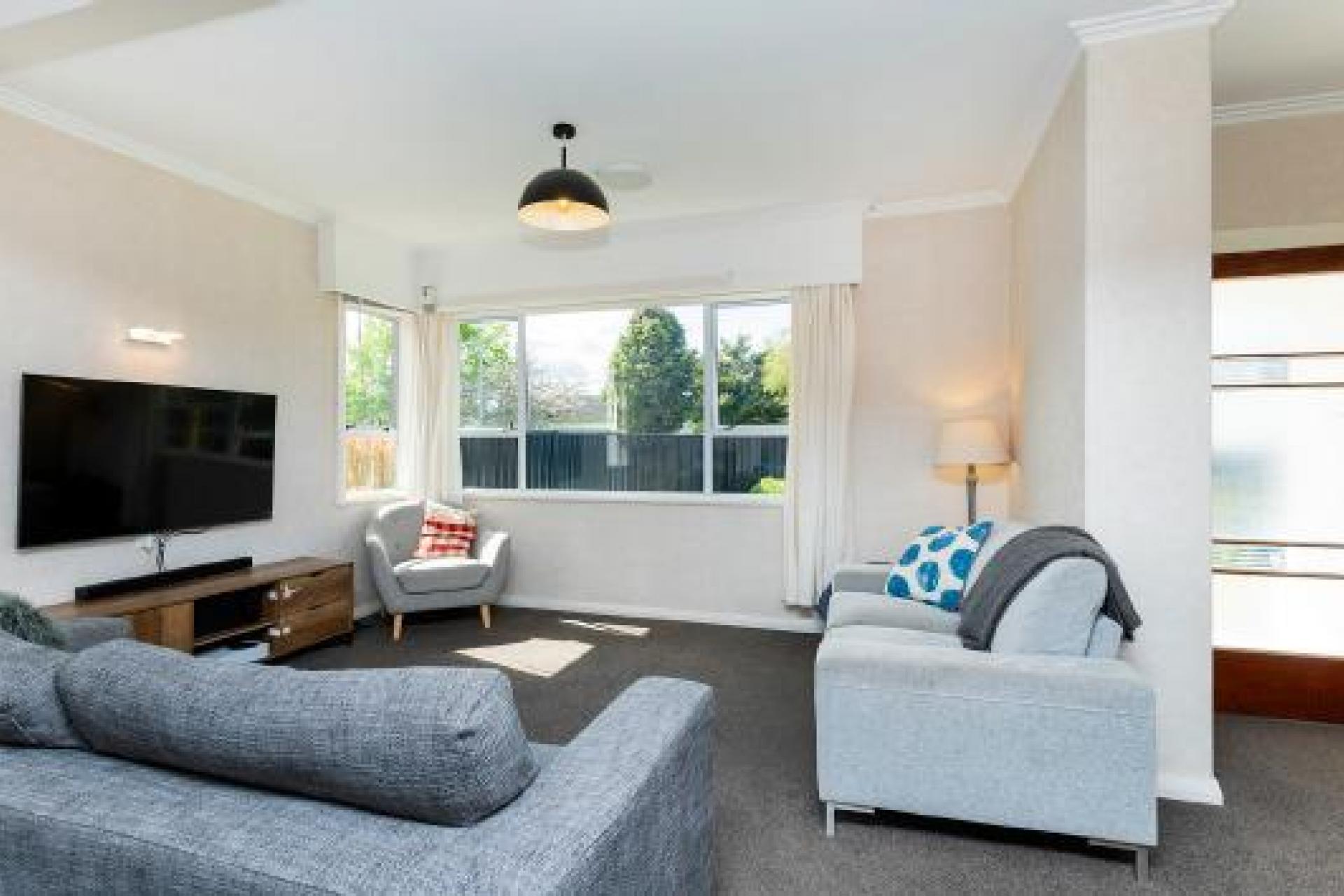 113 Lytton Road , Riverdale