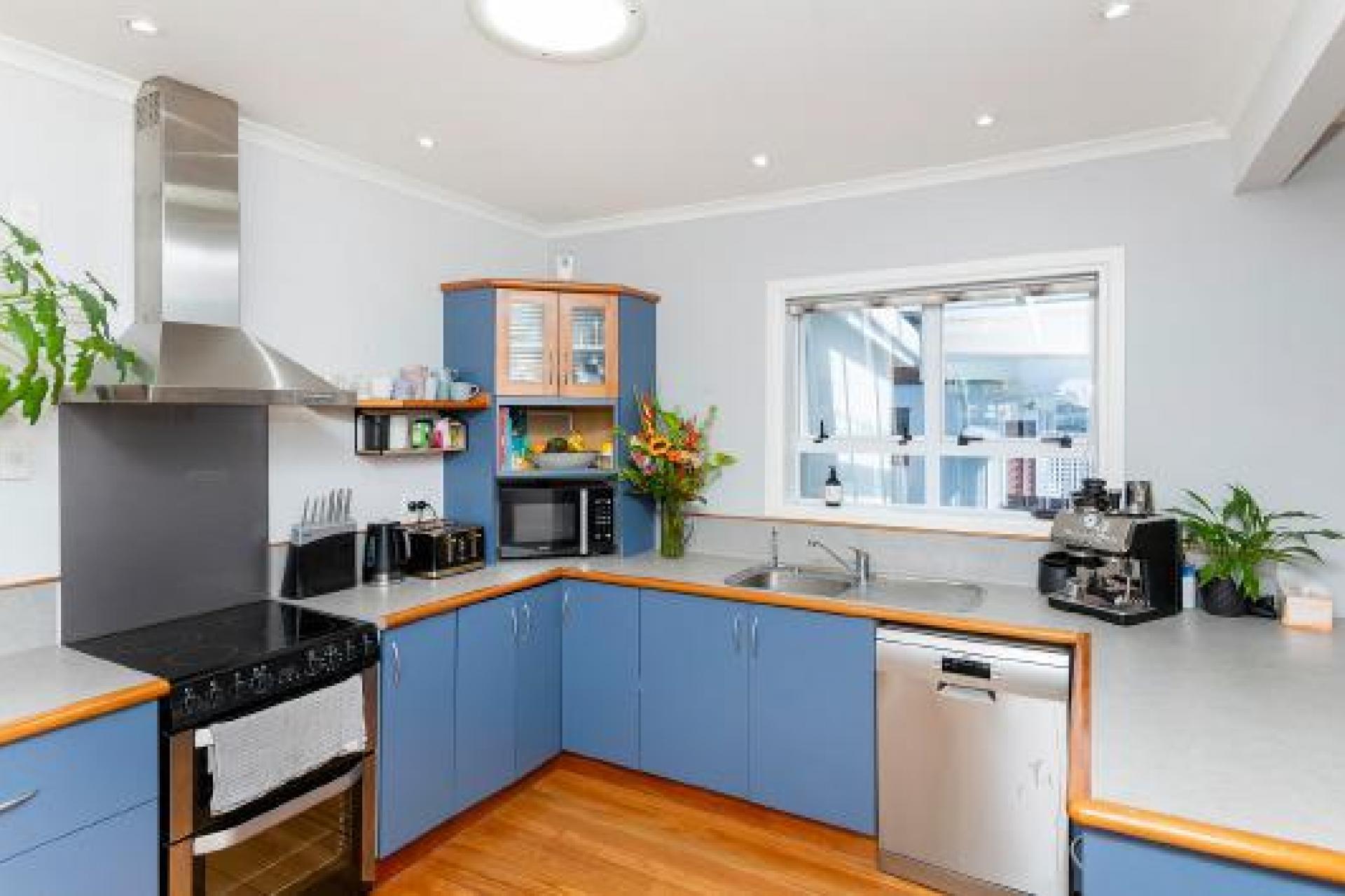 113 Lytton Road , Riverdale