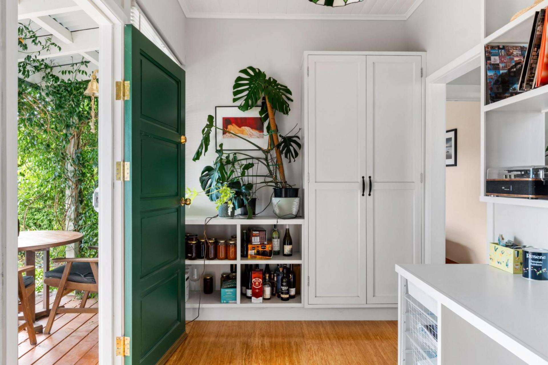 6 Kanakanaia , Te Karaka