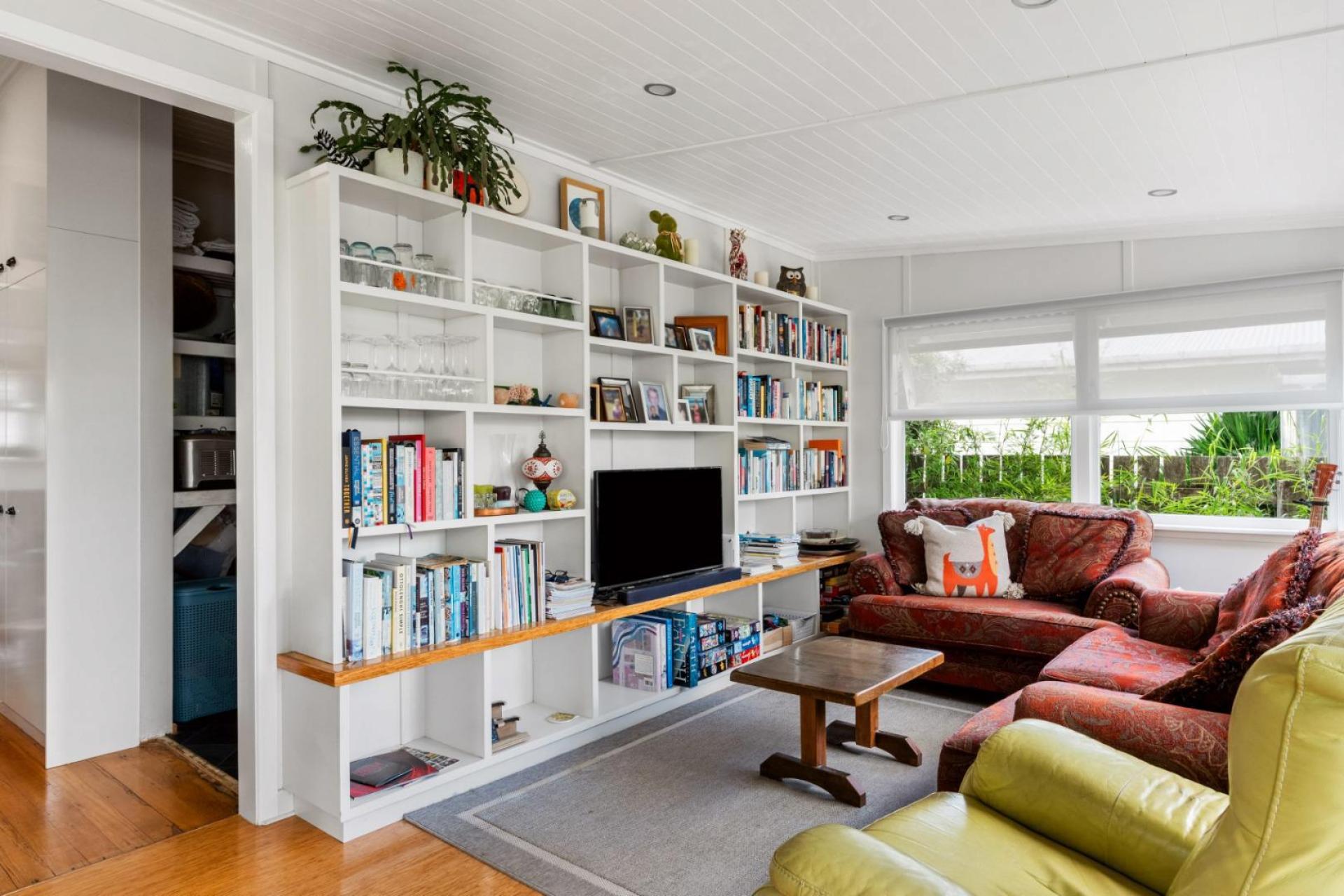 6 Kanakanaia , Te Karaka