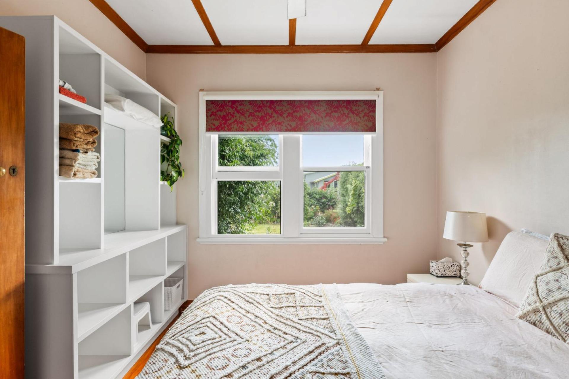 6 Kanakanaia , Te Karaka