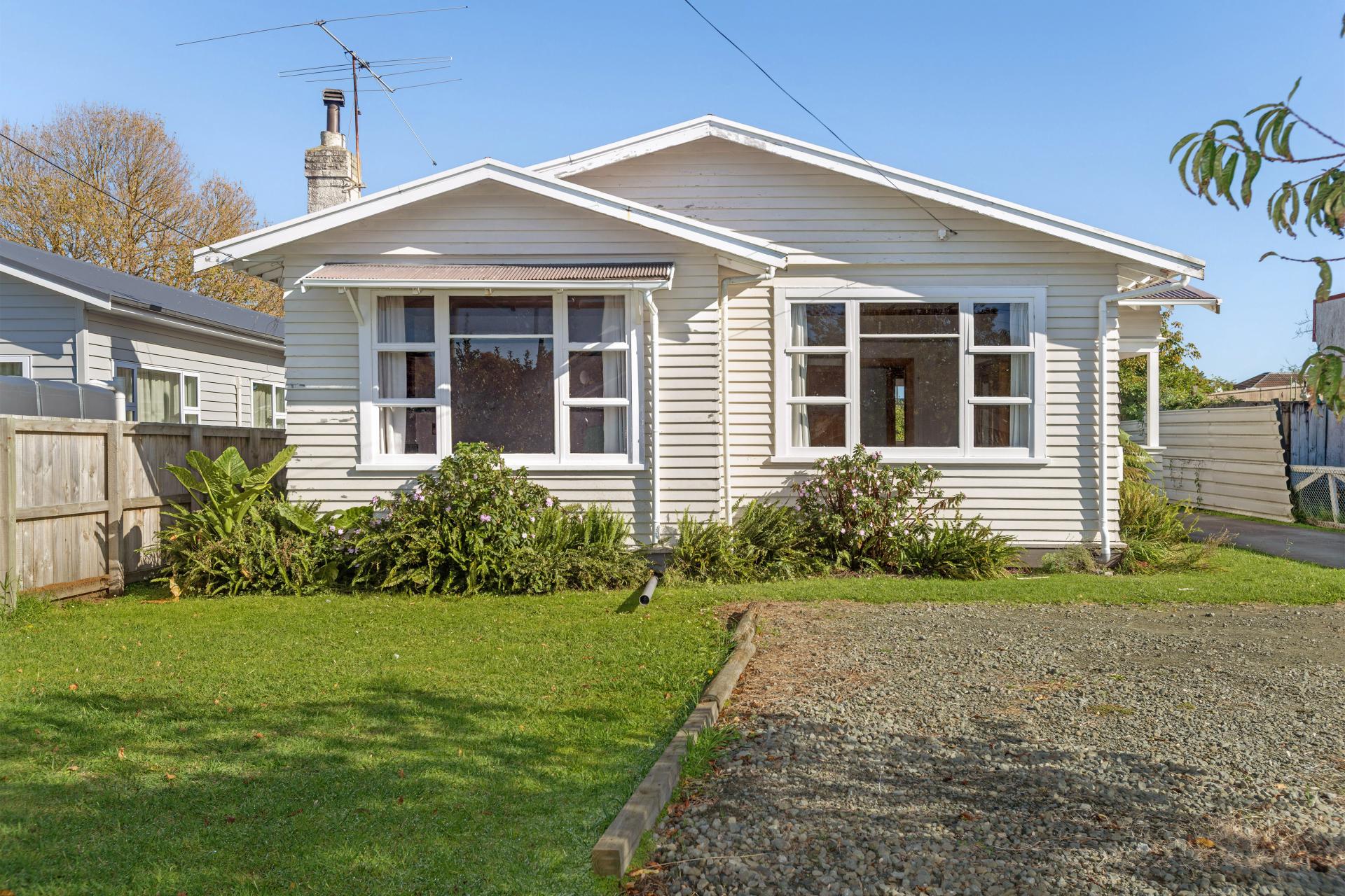 14 De Lautour Road, Kaiti