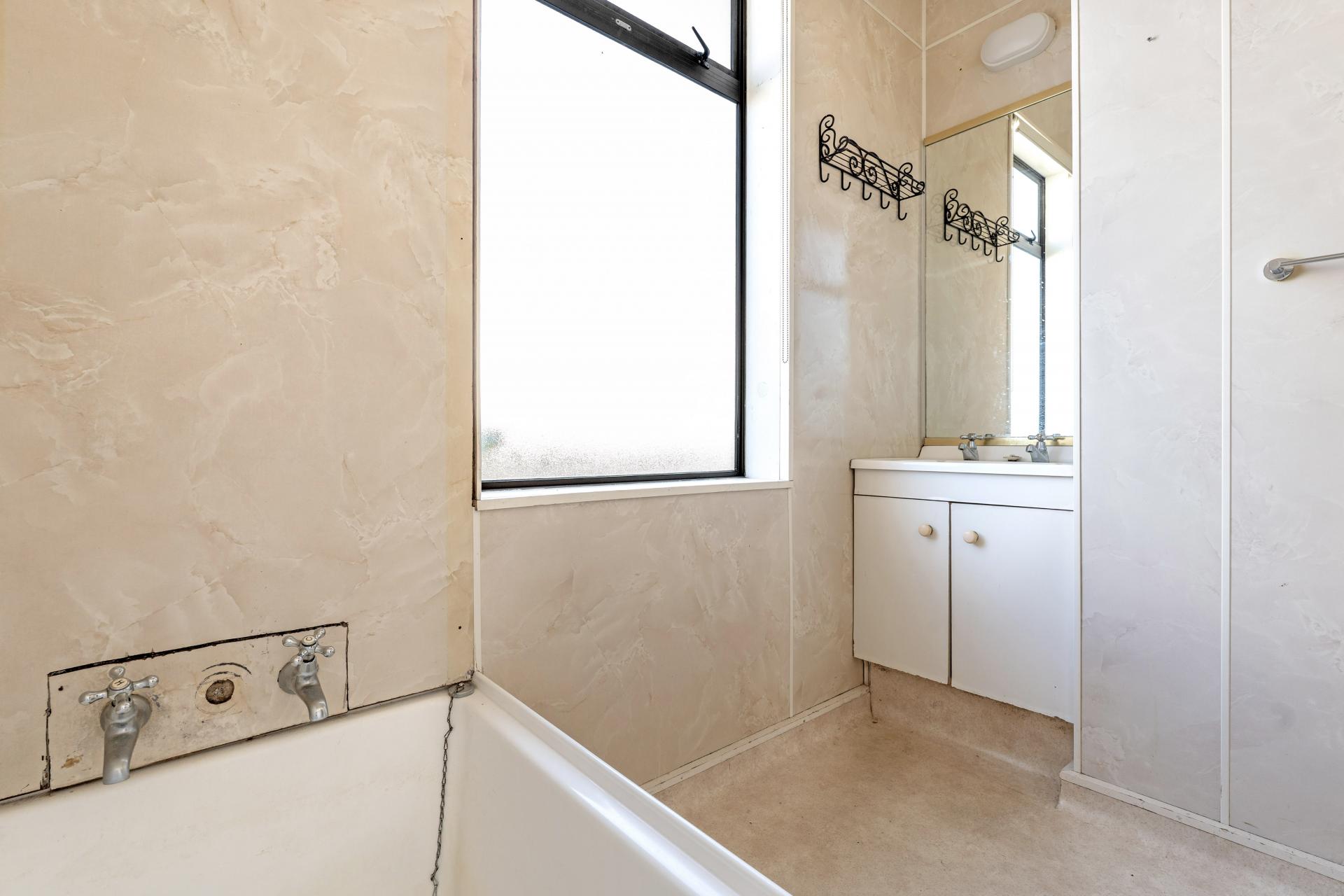 14 De Lautour Road, Kaiti