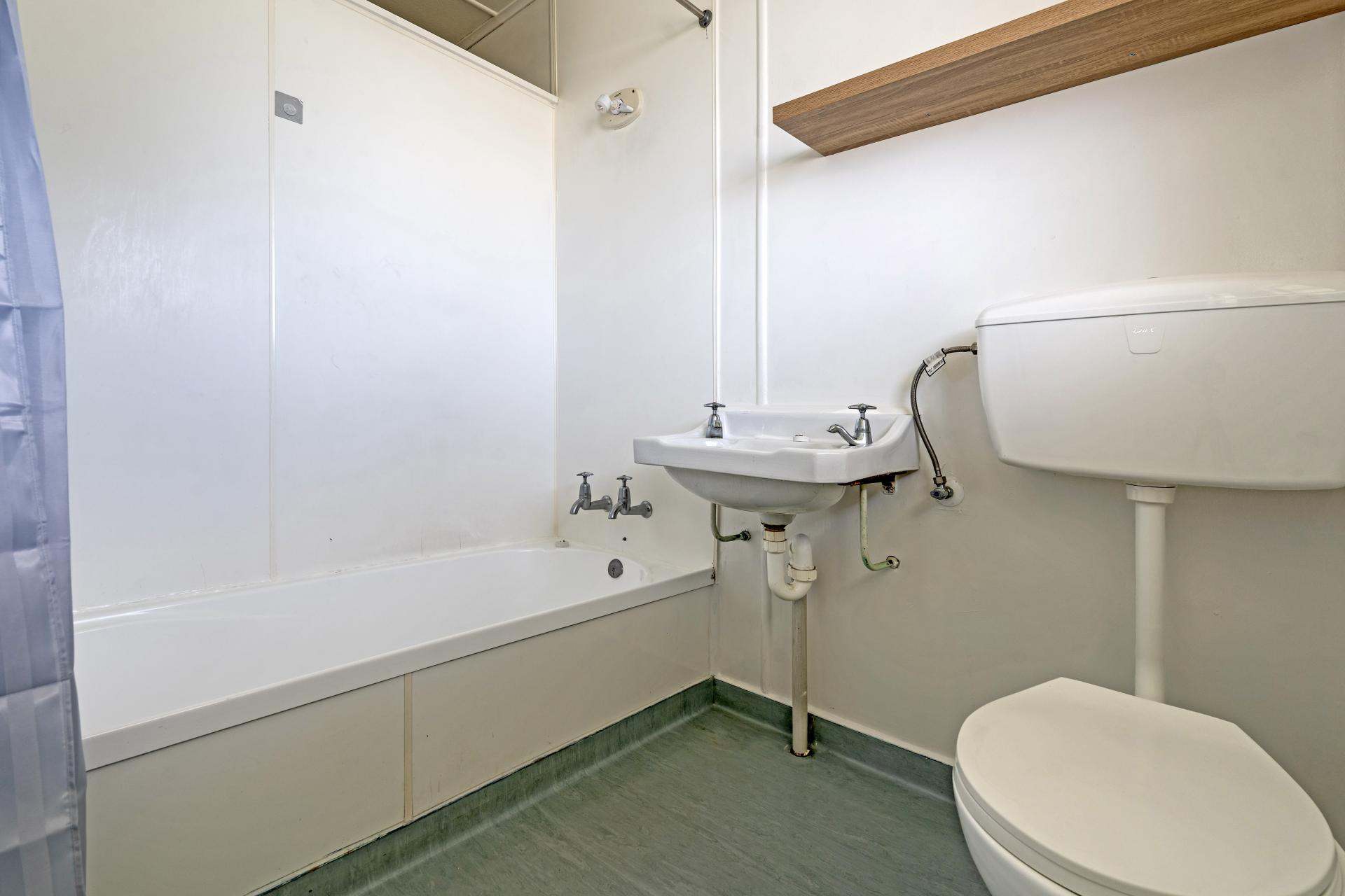 26,28,30 Cavendish Crescent, Outer Kaiti