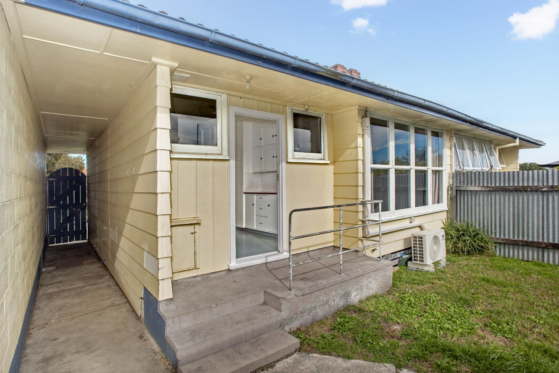26,28,30 Cavendish Crescent, Outer Kaiti