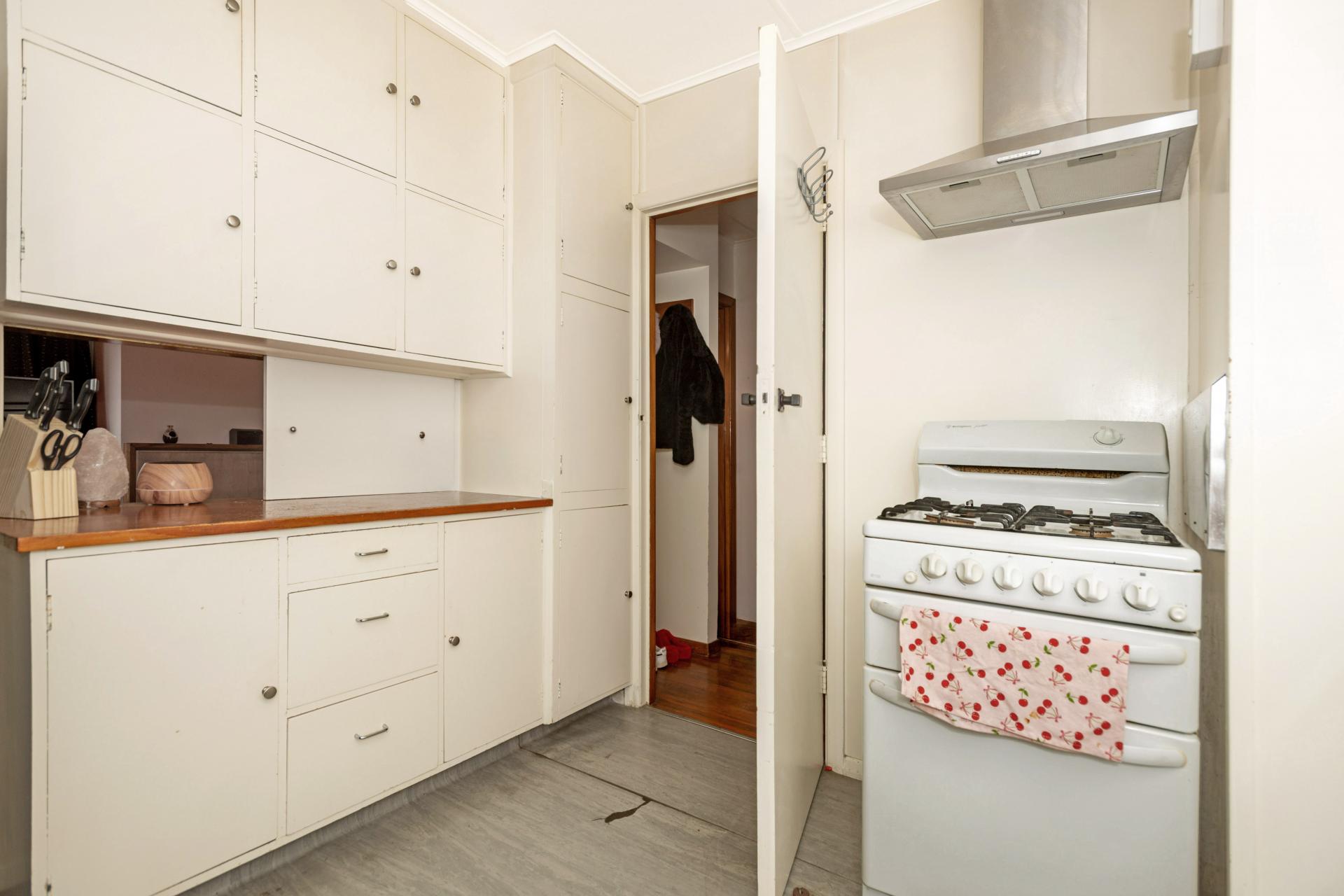 26,28,30 Cavendish Crescent, Outer Kaiti