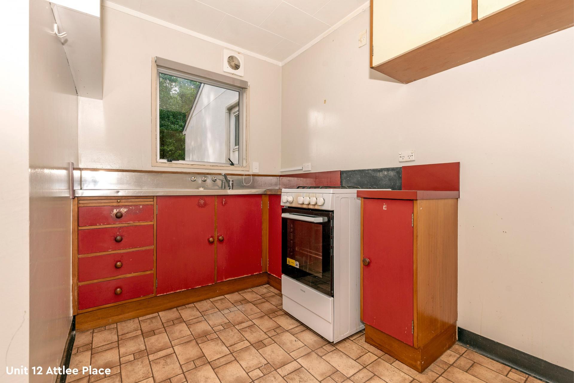 12 and 13 Attlee Place, Gisborne