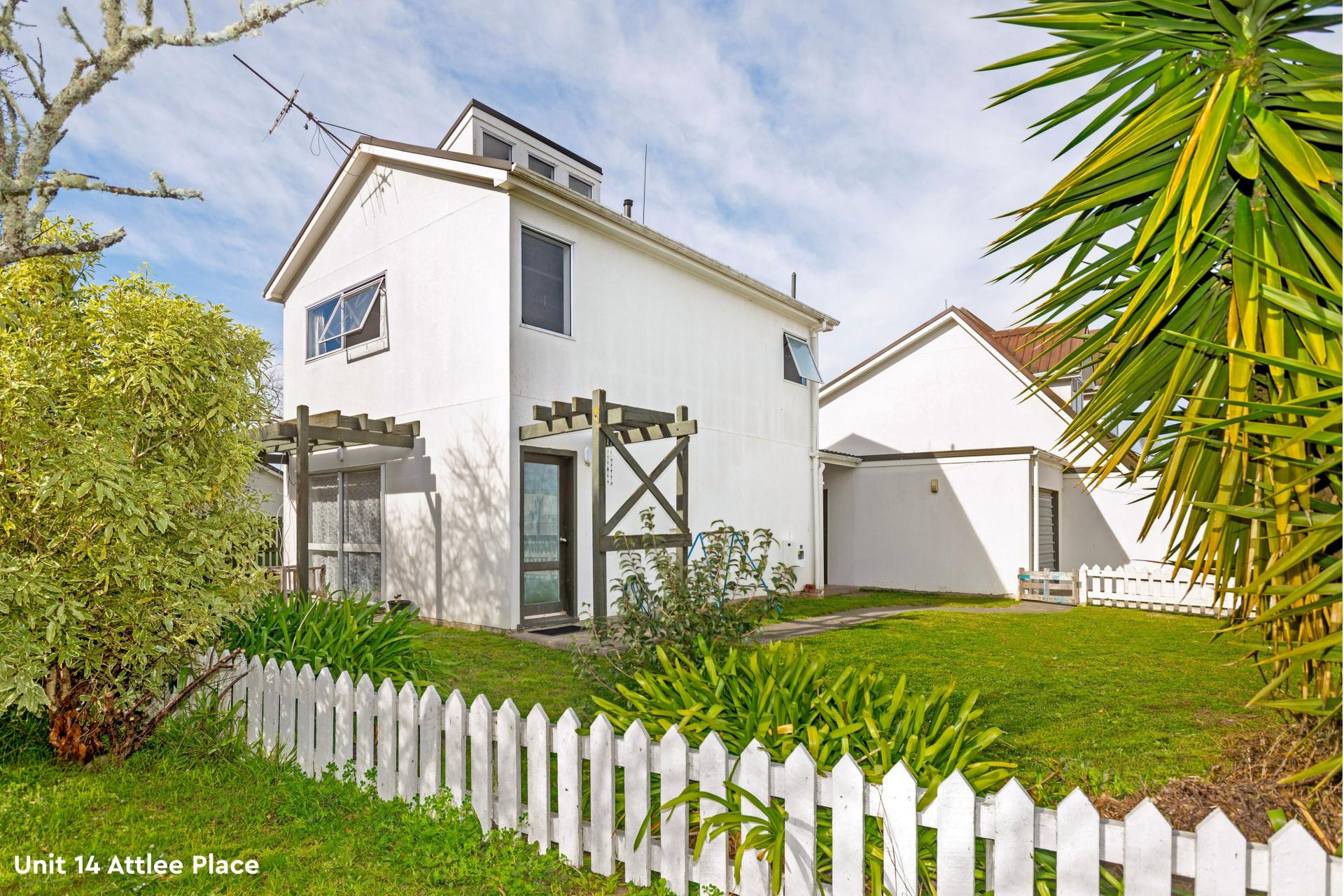 12 and 13 Attlee Place, Gisborne