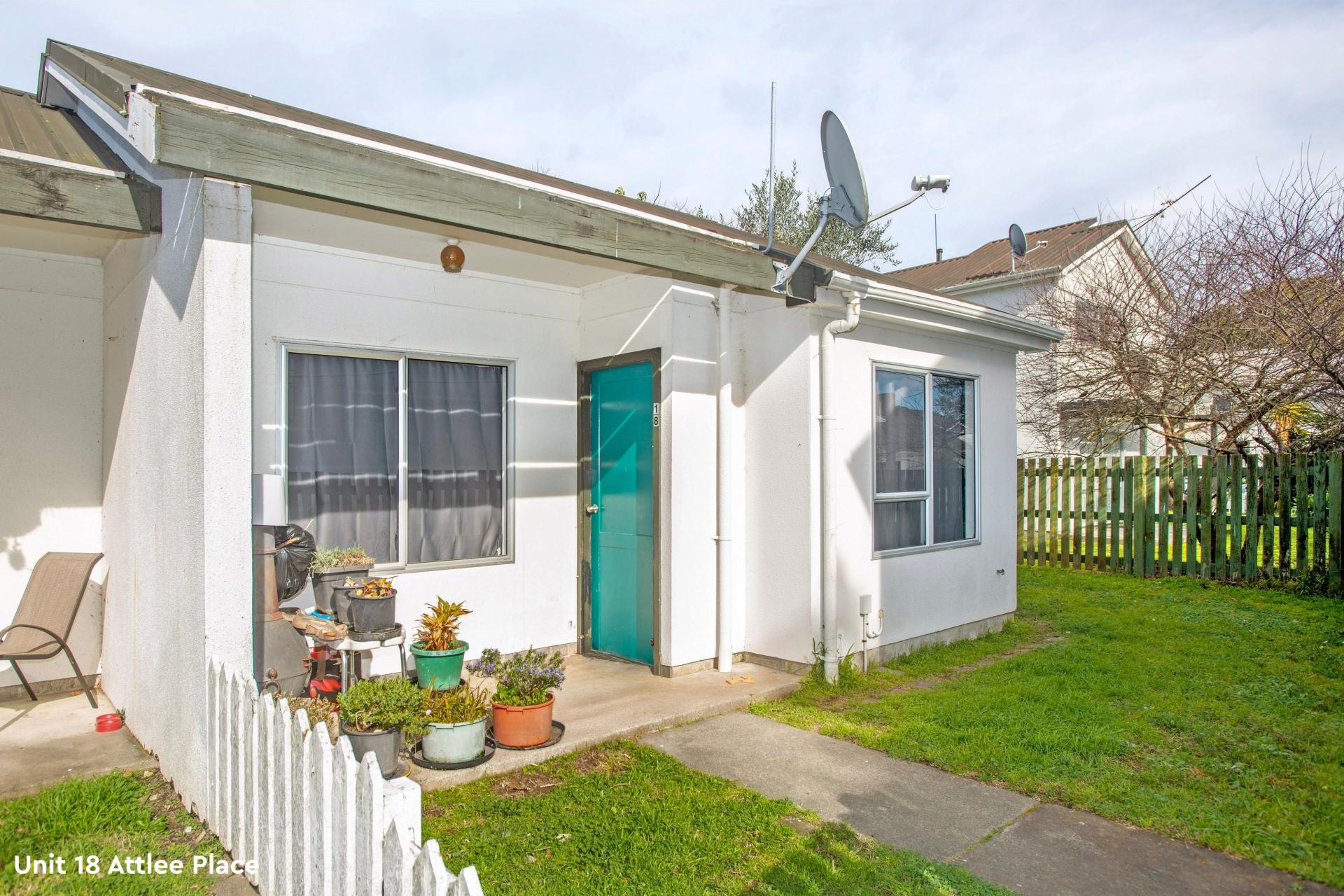 12 and 13 Attlee Place, Gisborne