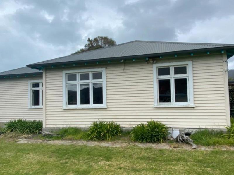3 School Road, Tokomaru Bay