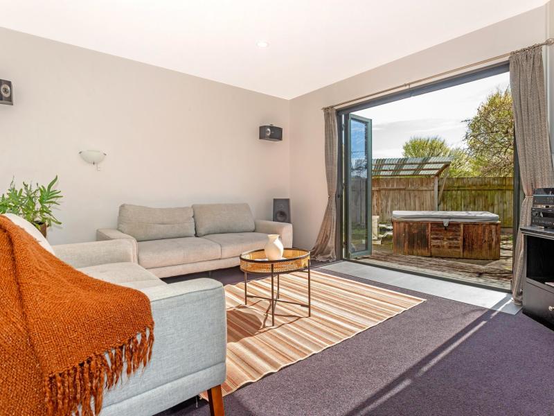 12-ruru-avenue-lytton-west