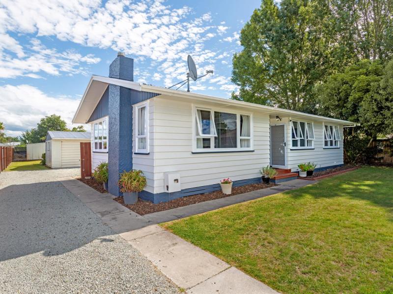 20-leon-street-riverdale