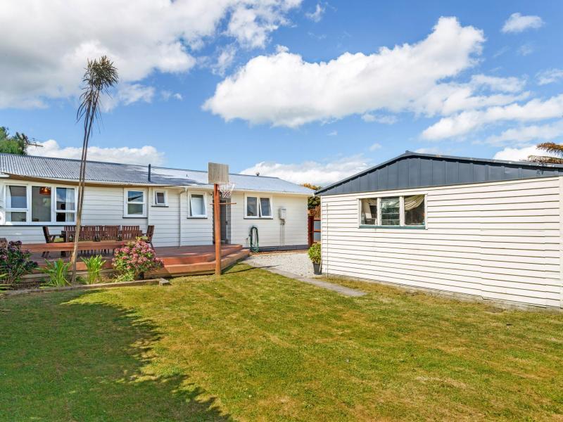 20 Leon Street, Riverdale