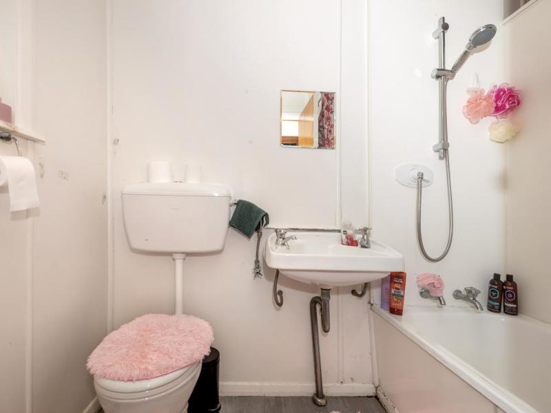26,28,30 Cavendish Crescent, Outer Kaiti