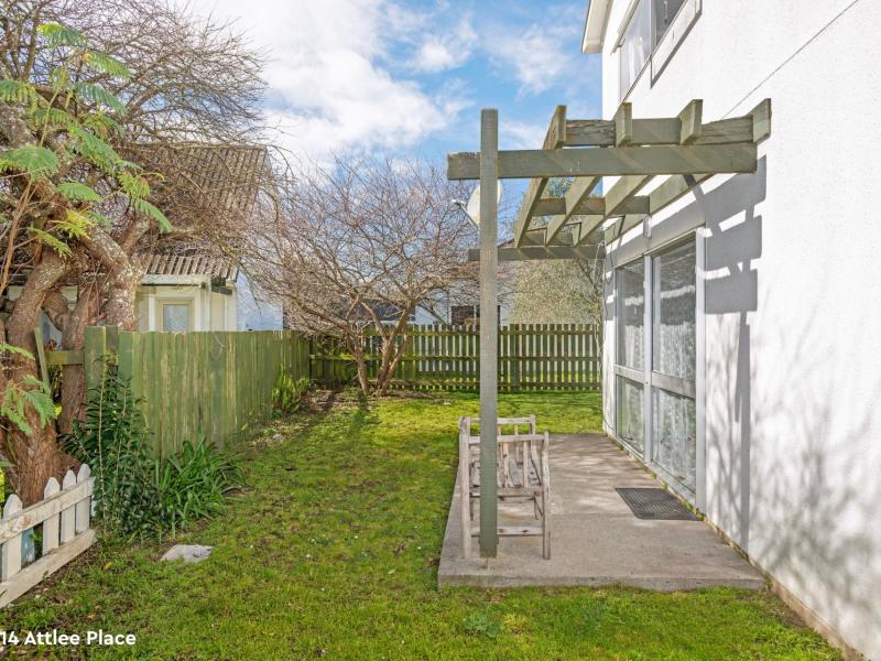 12 and 13 Attlee Place, Gisborne