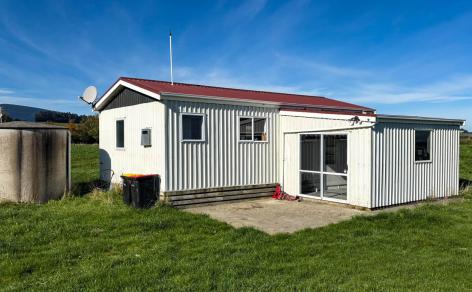 1801 Tuatapere Orepuki Highway