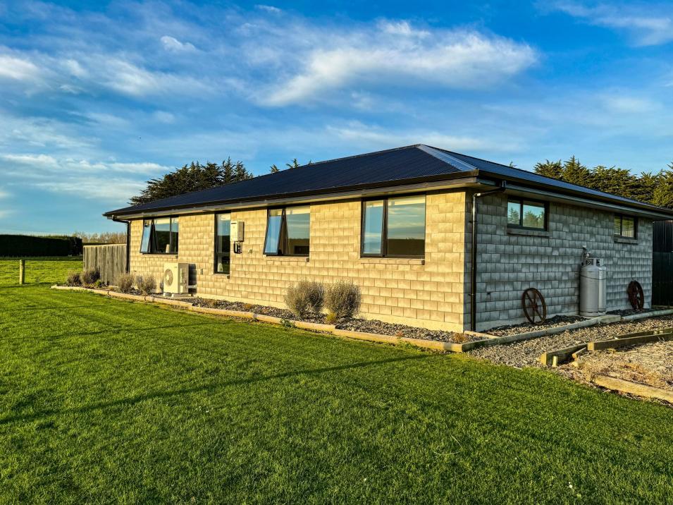 83 Fraser Road, Waianiwa