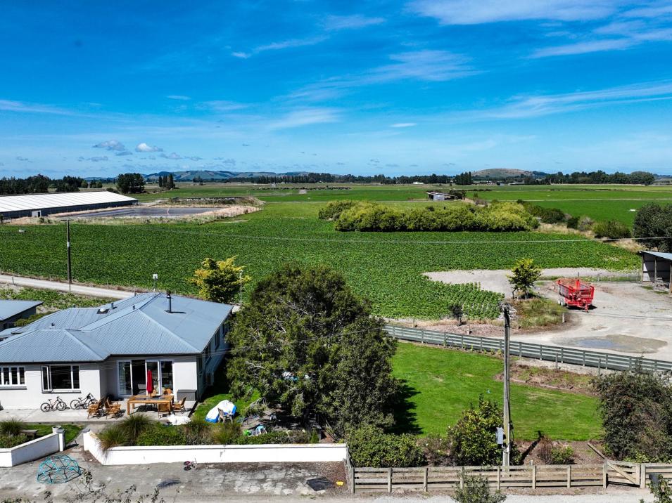 374 Winton Channel Road, Benmore