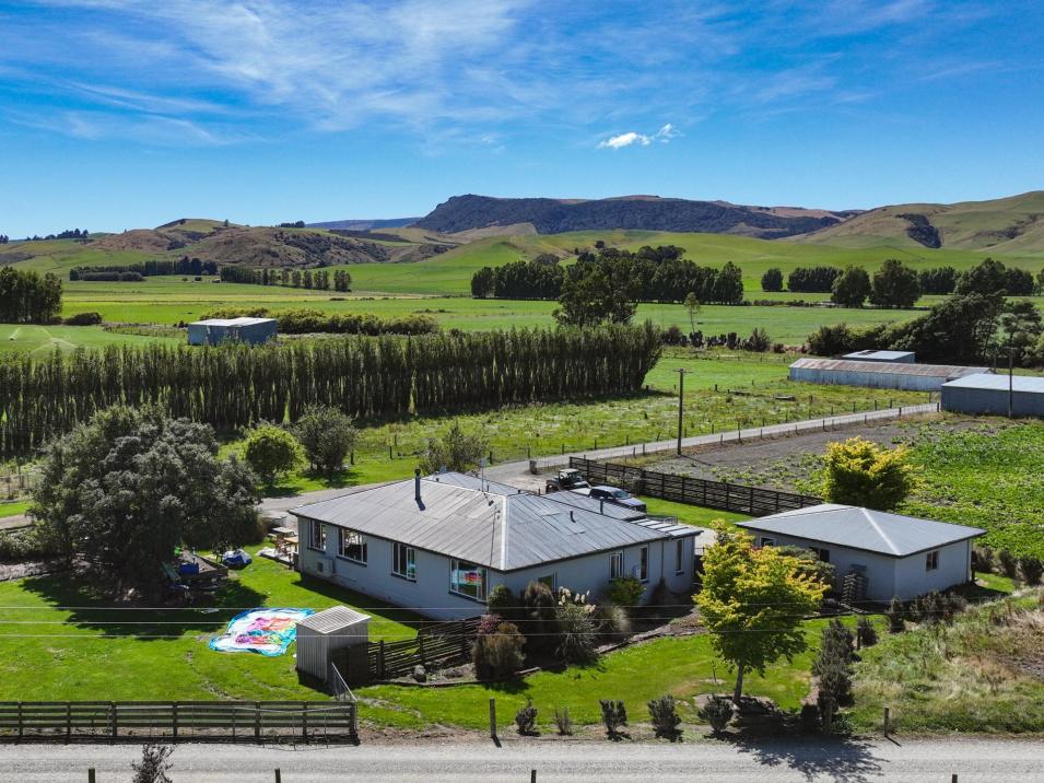 374 Winton Channel Road, Benmore