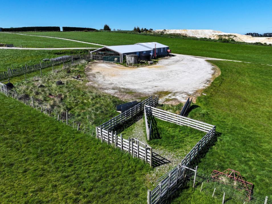 461 Cross Road, Pebbly Hill