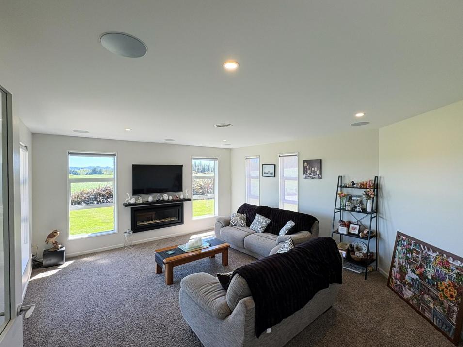 461 Cross Road, Pebbly Hill