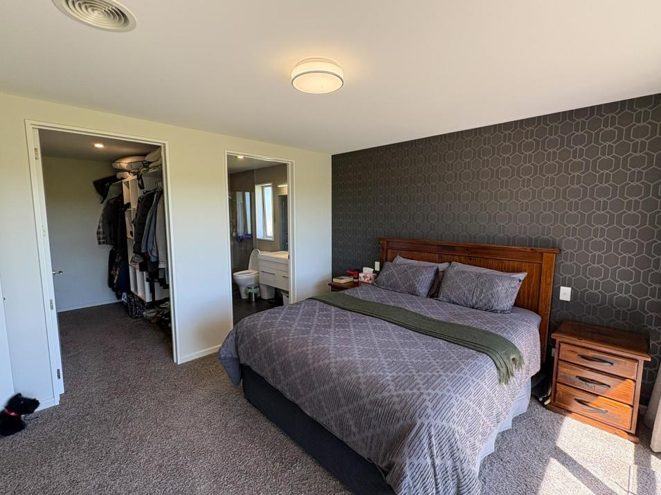 461 Cross Road, Pebbly Hill