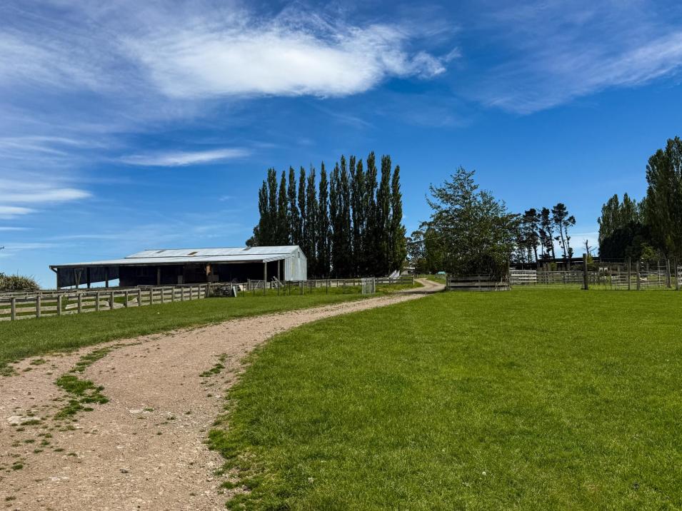 159 Ardlussa Road, Longridge North