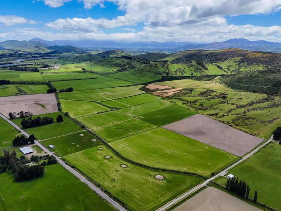 200 Caroline Valley Road, Caroline