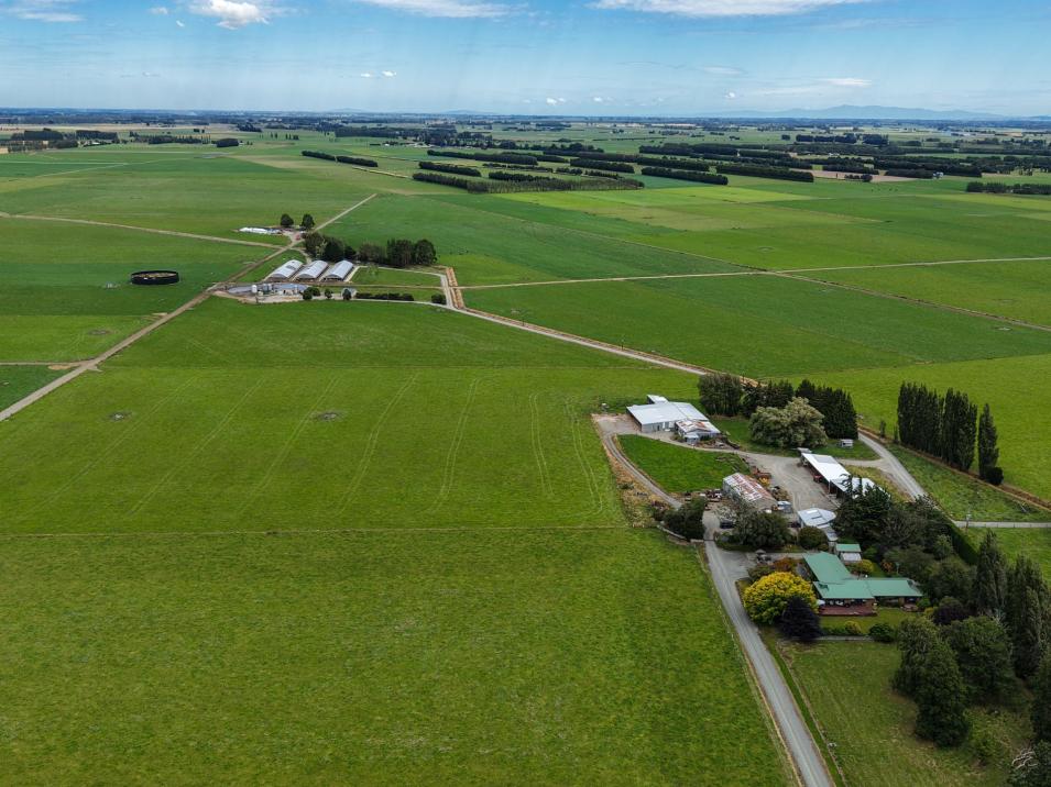 867 Hundred Line Road East, South Hillend